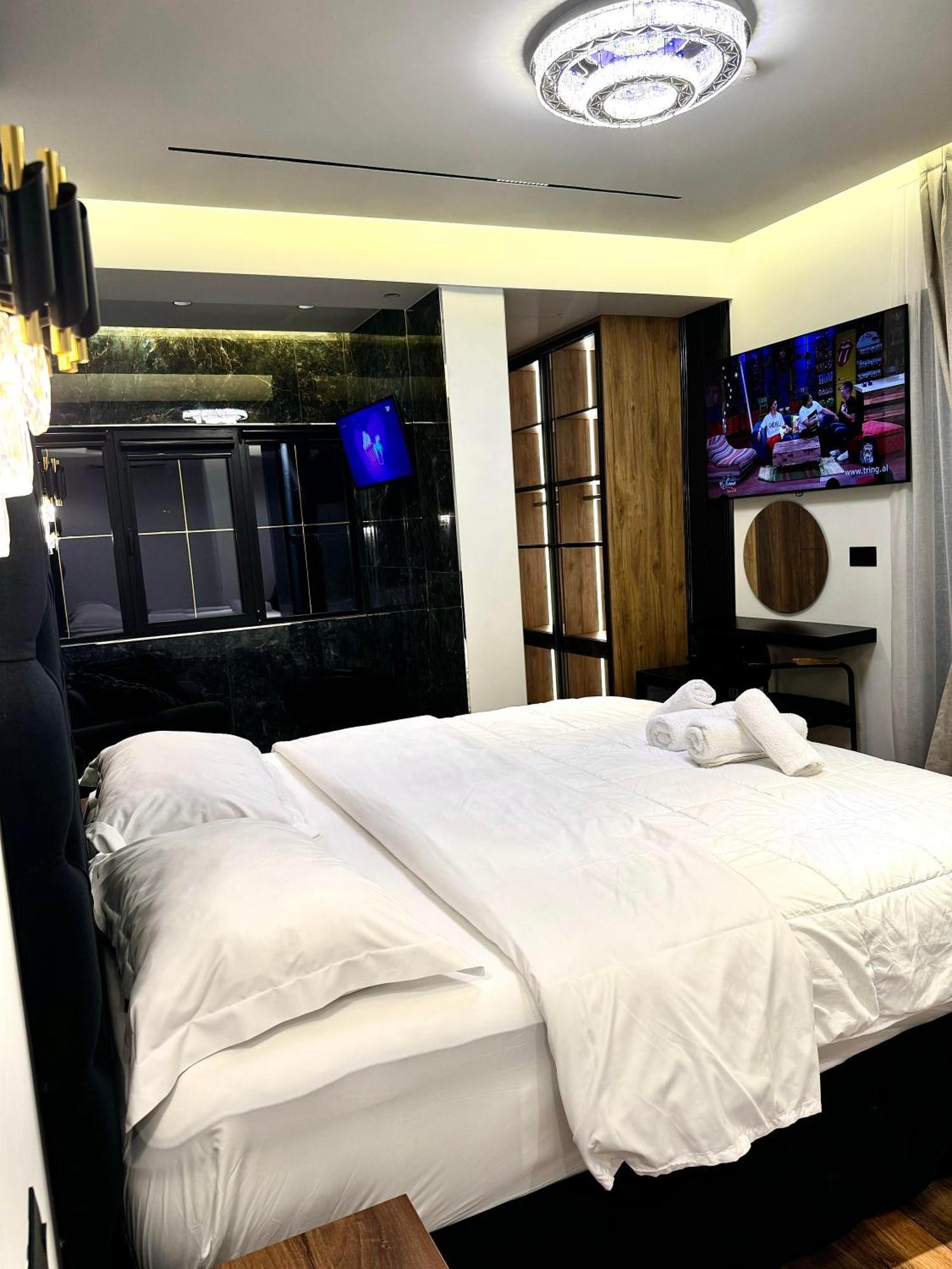 Boutique Hotel Empire Of Martin Gjirokastër 外观 照片