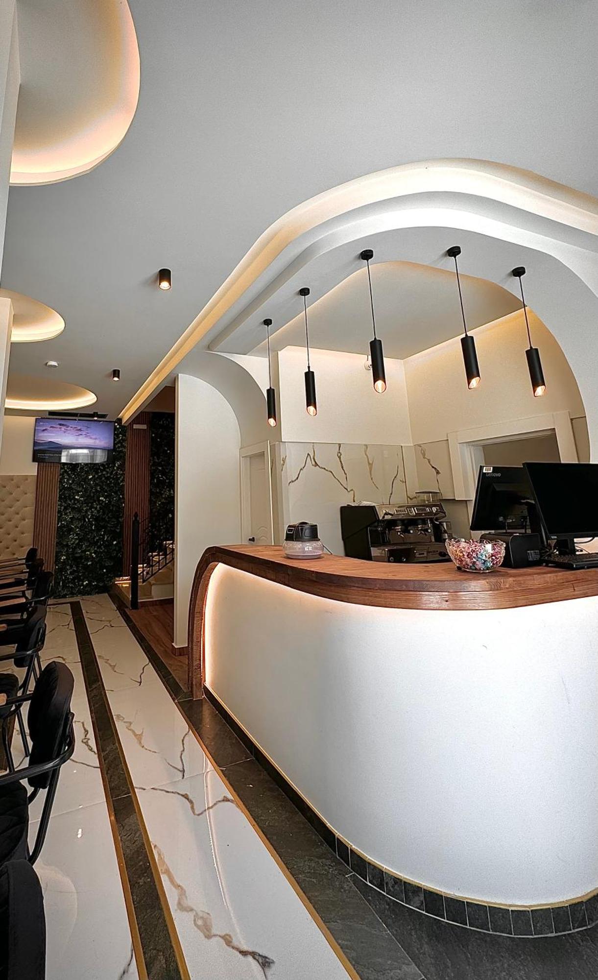 Boutique Hotel Empire Of Martin Gjirokastër 外观 照片
