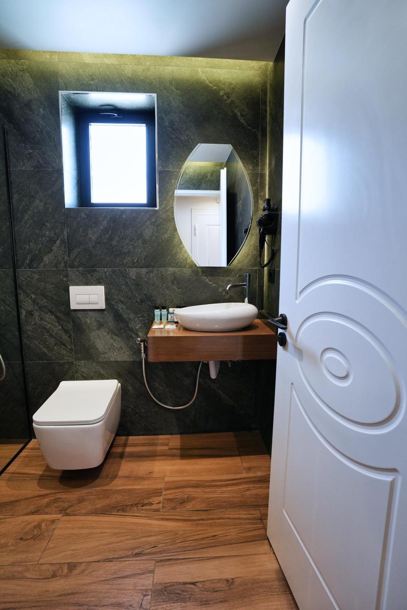 Boutique Hotel Empire Of Martin Gjirokastër 外观 照片