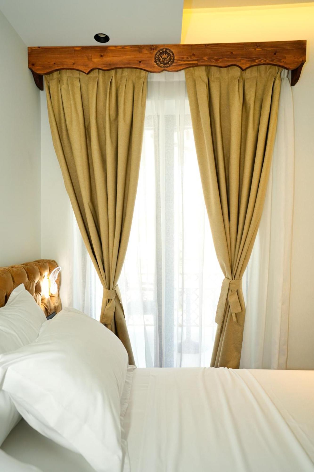 Boutique Hotel Empire Of Martin Gjirokastër 外观 照片