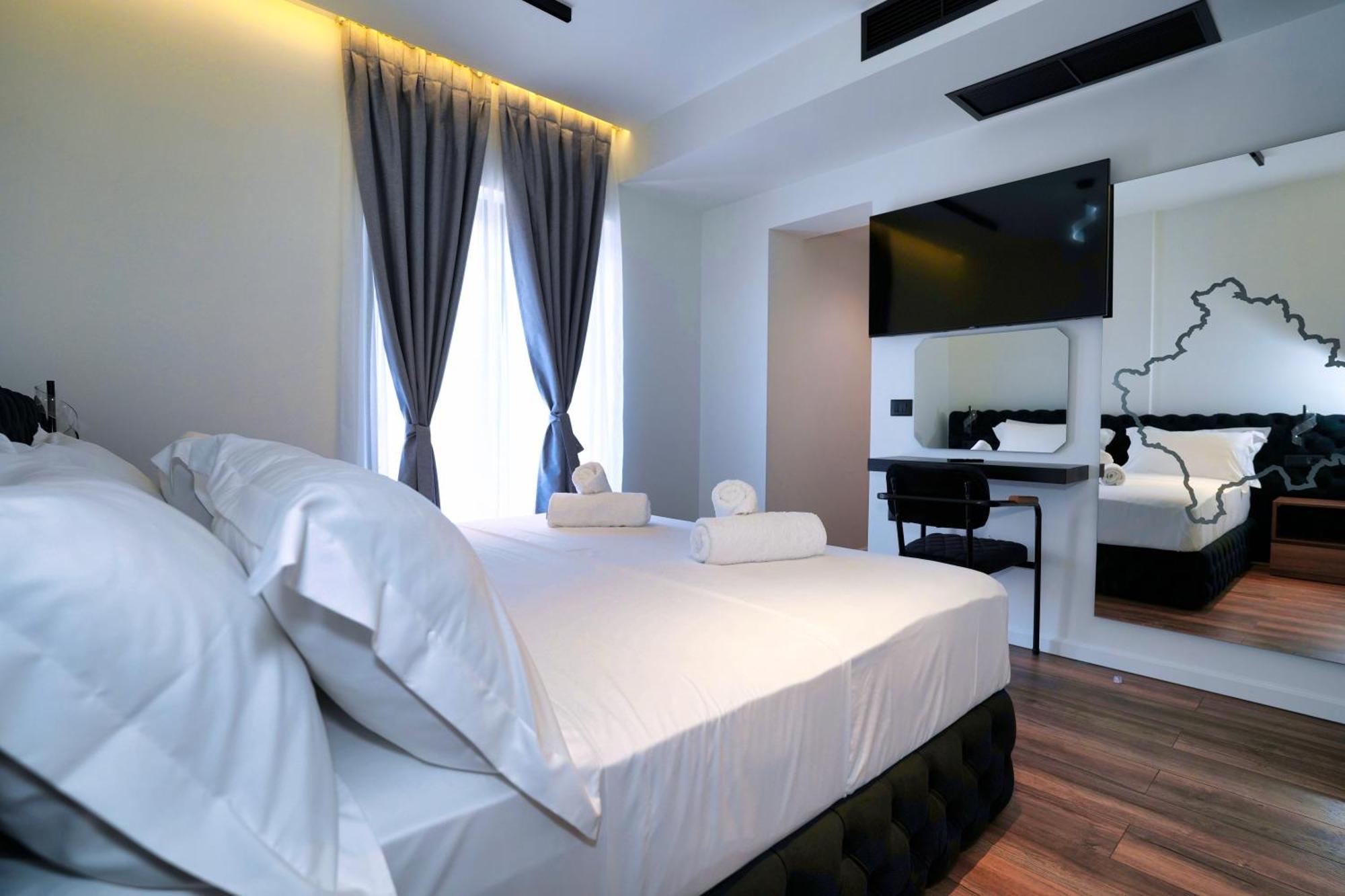 Boutique Hotel Empire Of Martin Gjirokastër 外观 照片