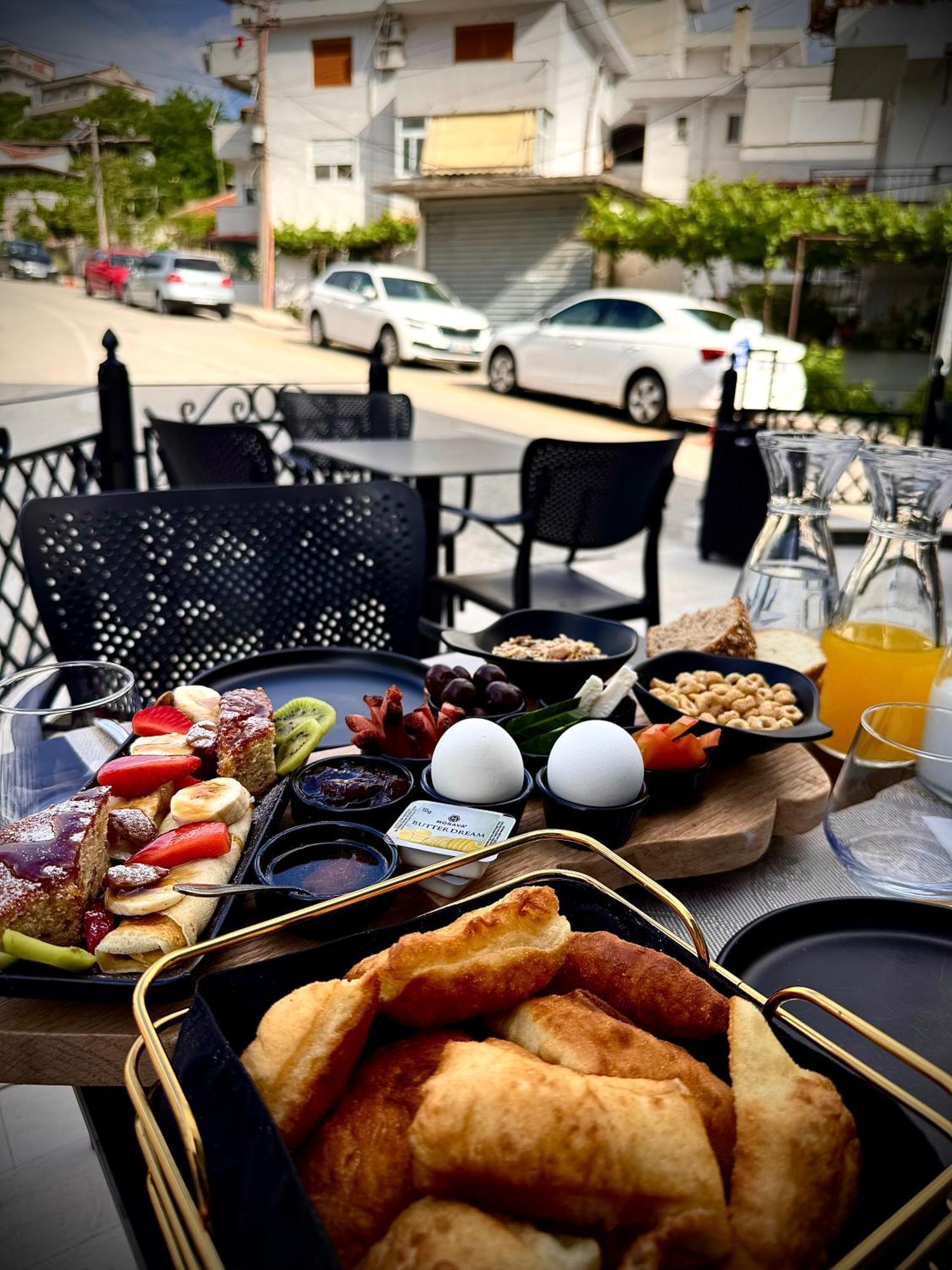 Boutique Hotel Empire Of Martin Gjirokastër 外观 照片